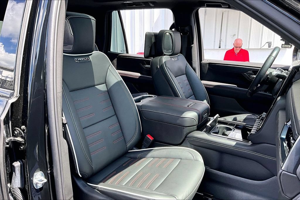 Used 2025 GMC Yukon AT4 Ultimate w/ LPO, Floor Liner Package AWD/4WD image 28