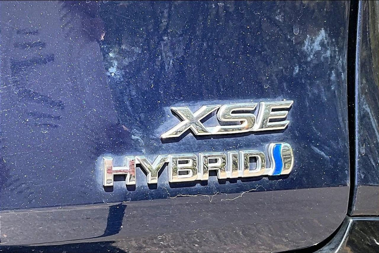 Used 2022 Toyota Sienna XSE w/ XSE Plus Package image 21