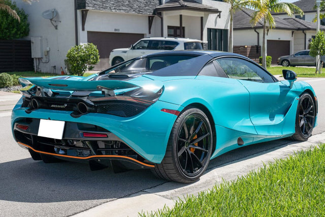 Used 2022 McLaren 720S Spider RWD image 18