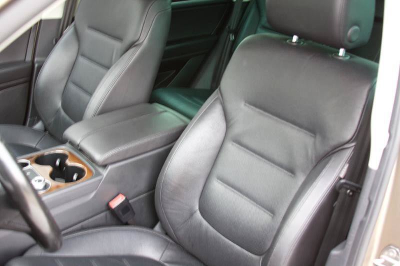 Used 2016 Volkswagen Touareg TDI AWD/4WD image 28