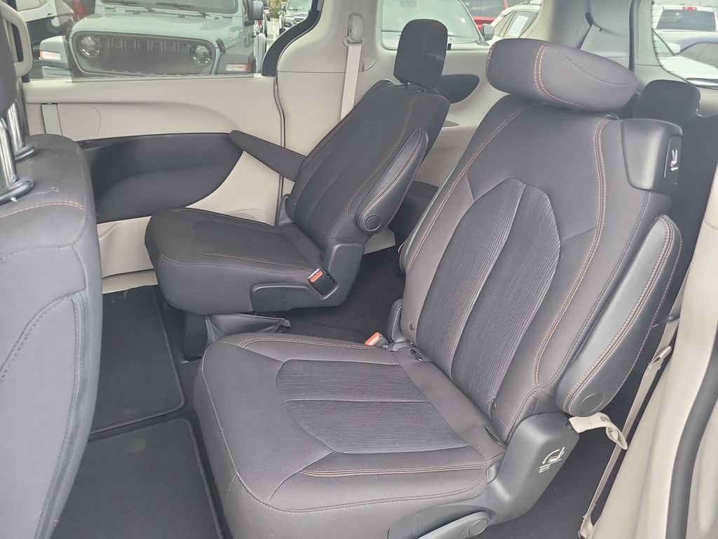 Certified 2017 Chrysler Pacifica Touring Plus w/ Security Group FWD image 13