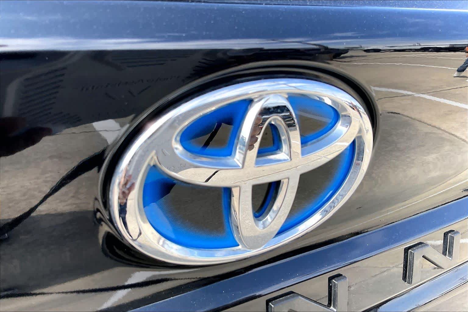 Used 2025 Toyota Sienna LE FWD image 30