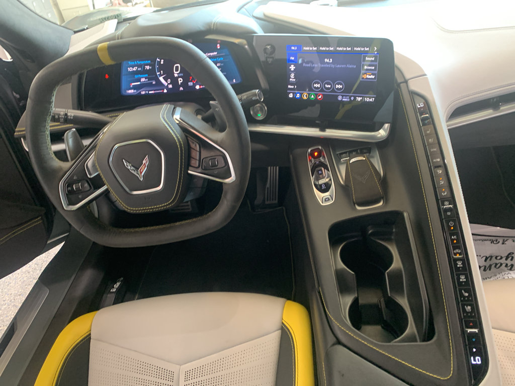 Used 2022 Chevrolet Corvette Stingray Premium Conv w/ Battery Protection Package RWD image 17