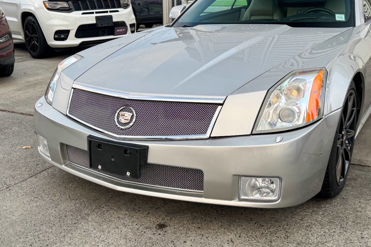 Used 2006 Cadillac XLR V image 10