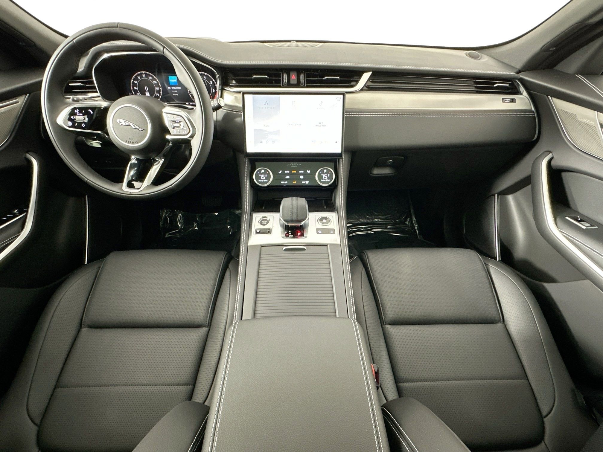Certified 2026 Jaguar F-PACE R-Dynamic S AWD/4WD image 21