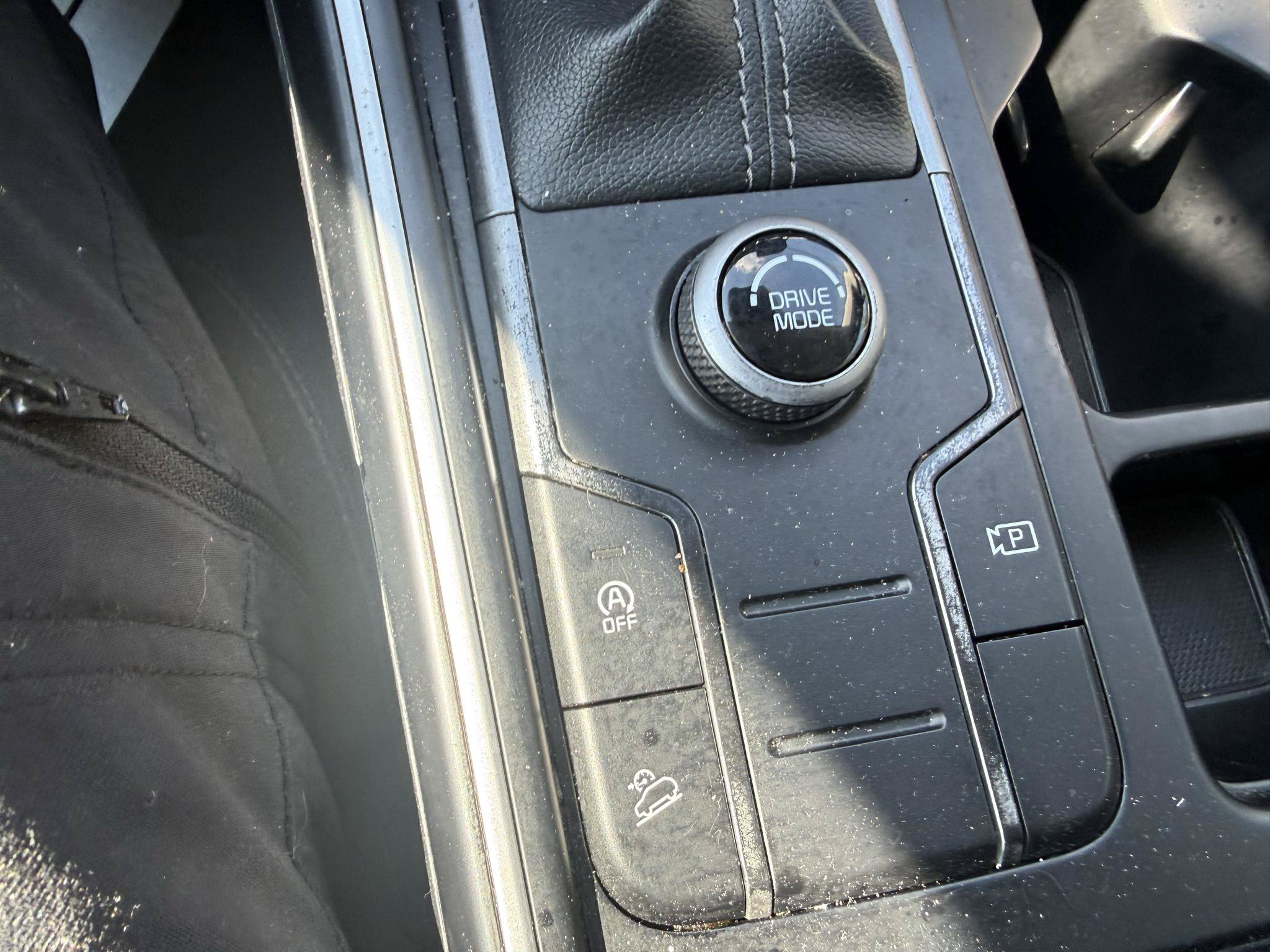 Used 2023 Kia Sorento LX FWD image 20