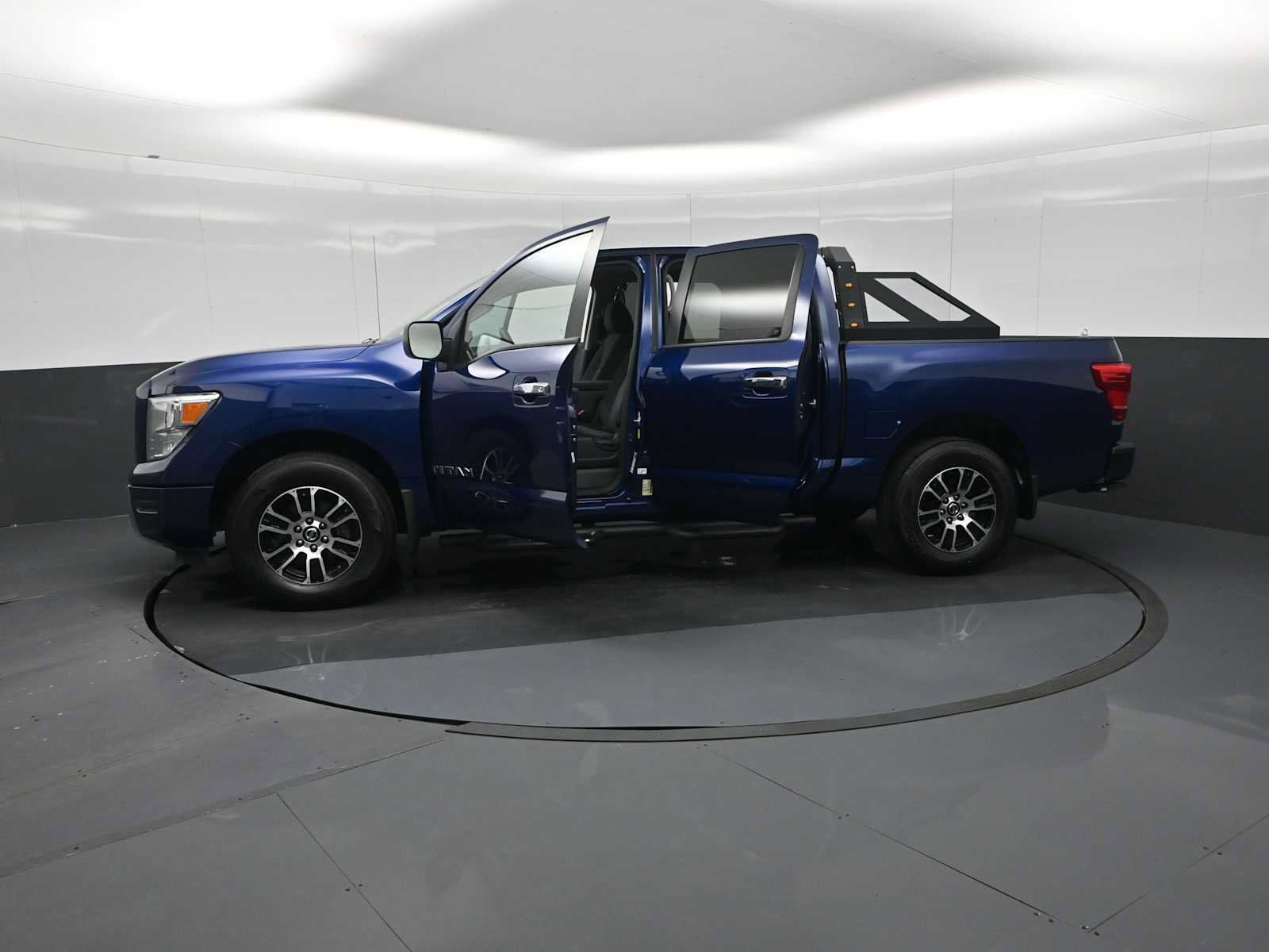 Used 2021 Nissan Titan SV w/ Accessory Utility Package AWD/4WD image 29