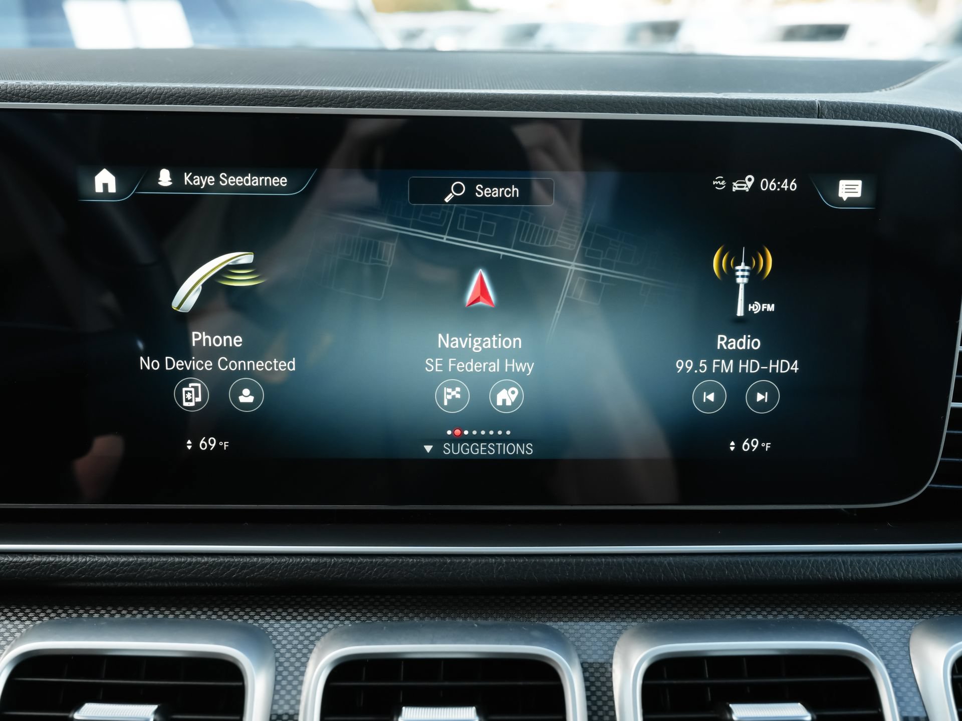 Used 2023 Mercedes-Benz GLS 450 4MATIC image 13