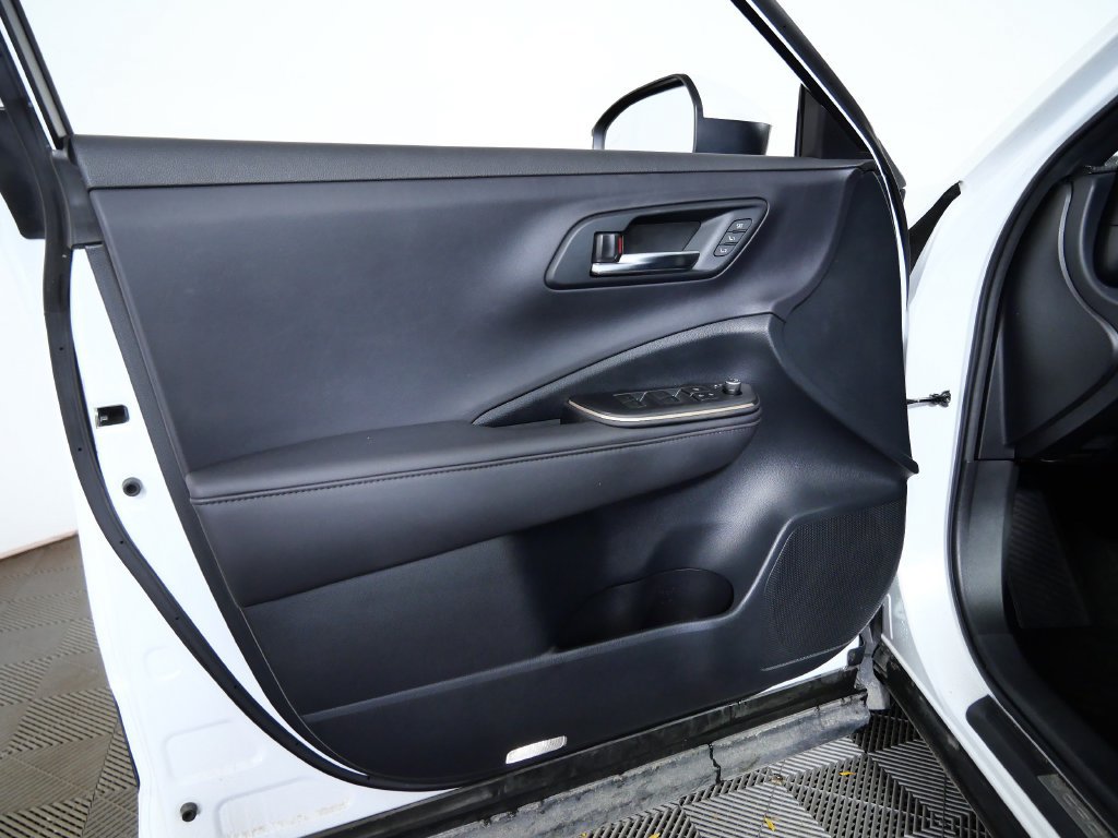 Used 2023 Toyota Crown AWD/4WD image 17