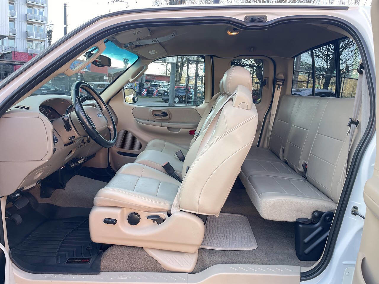 Used 2003 Ford F150 Lariat RWD image 18
