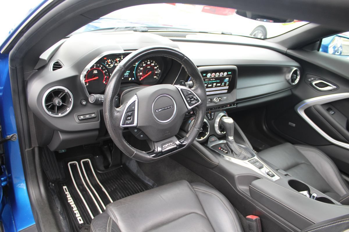 Used 2017 Chevrolet Camaro LT RWD image 18
