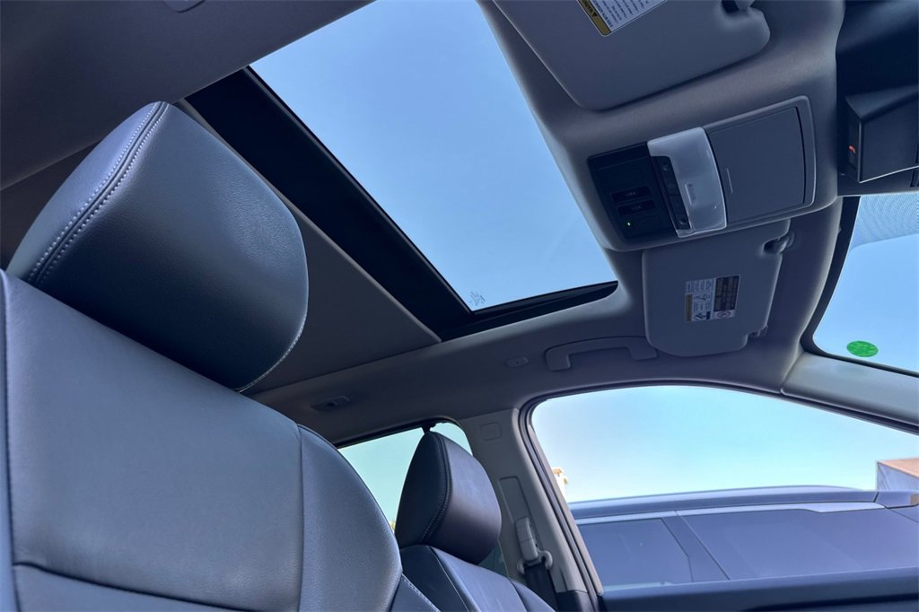 Certified 2025 Nissan Rogue SL w/ SL Premium Package image 16