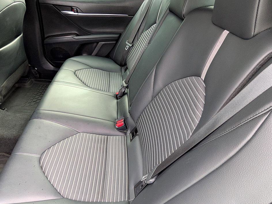 Used 2022 Toyota Camry SE image 30