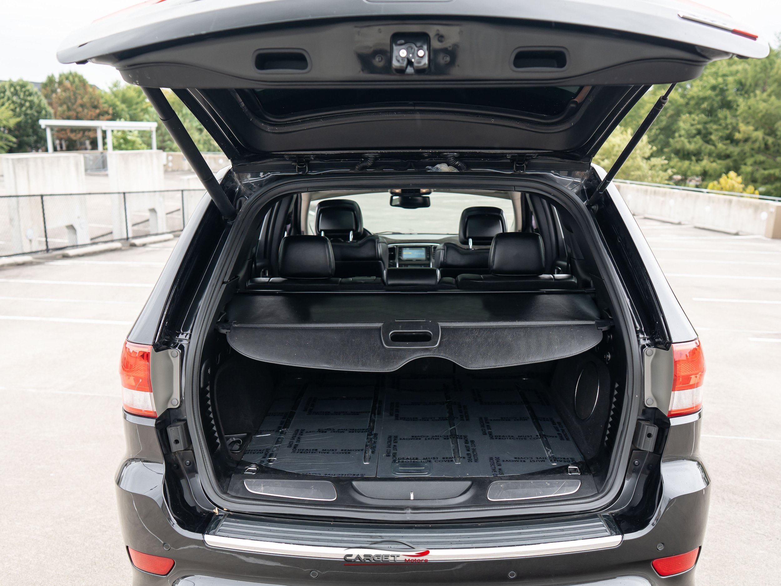 Used 2012 Jeep Grand Cherokee SRT8 w/ Luxury Group II AWD/4WD image 46