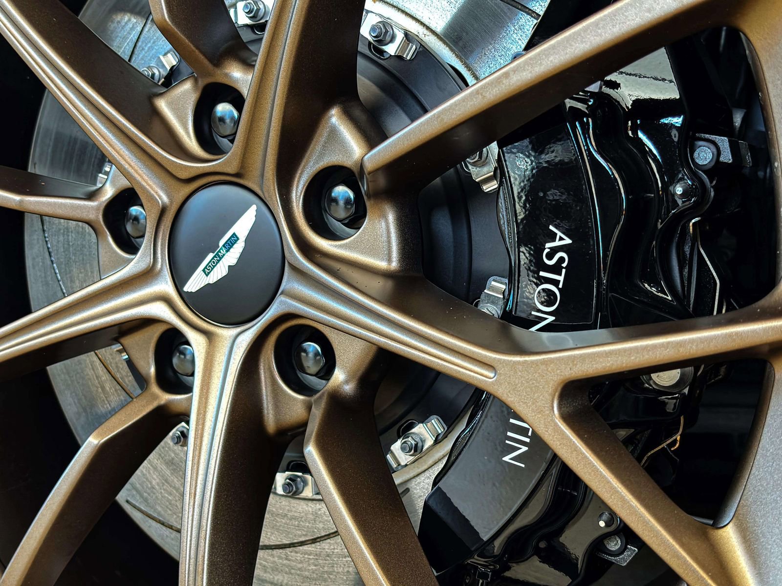 New 2026 Aston Martin V8 Vantage S image 9