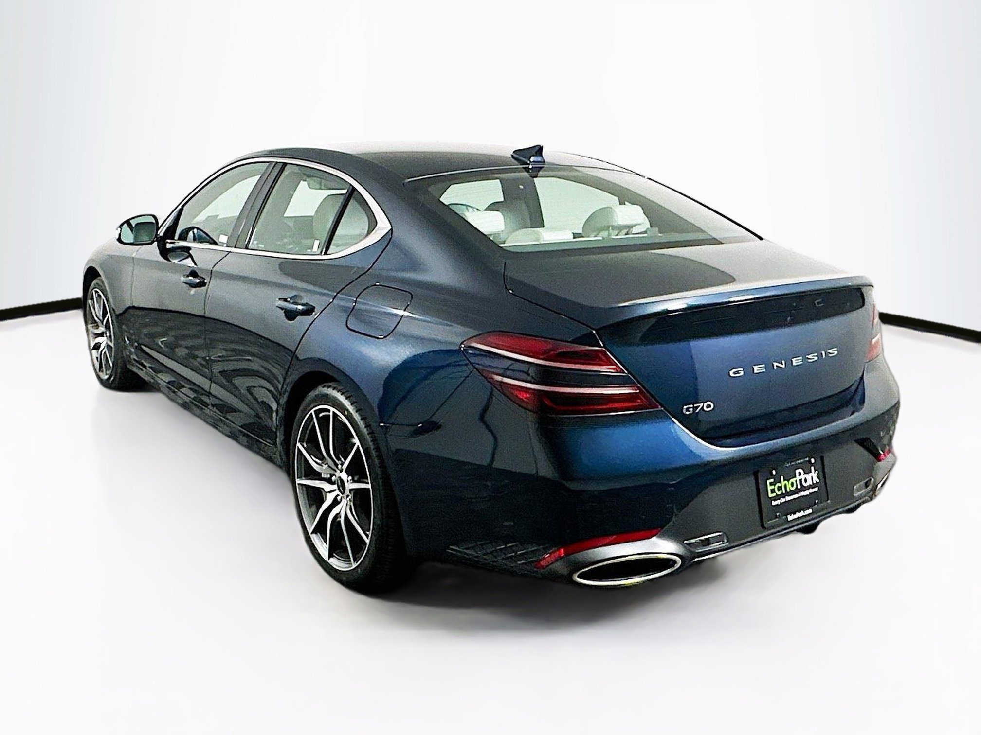 Used 2025 Genesis G70 2.5T image 5