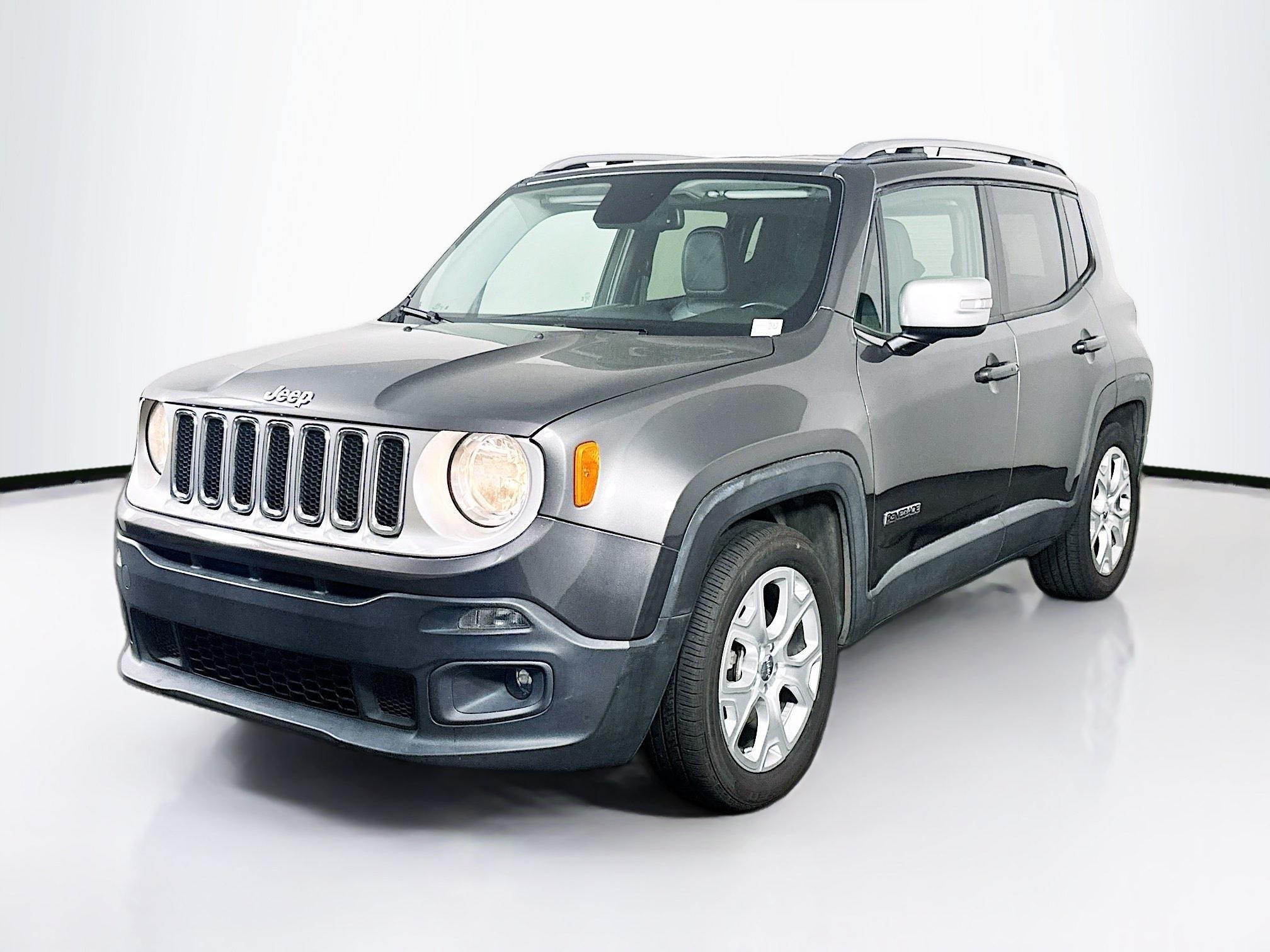 Used 2016 Jeep Renegade Limited FWD image 3