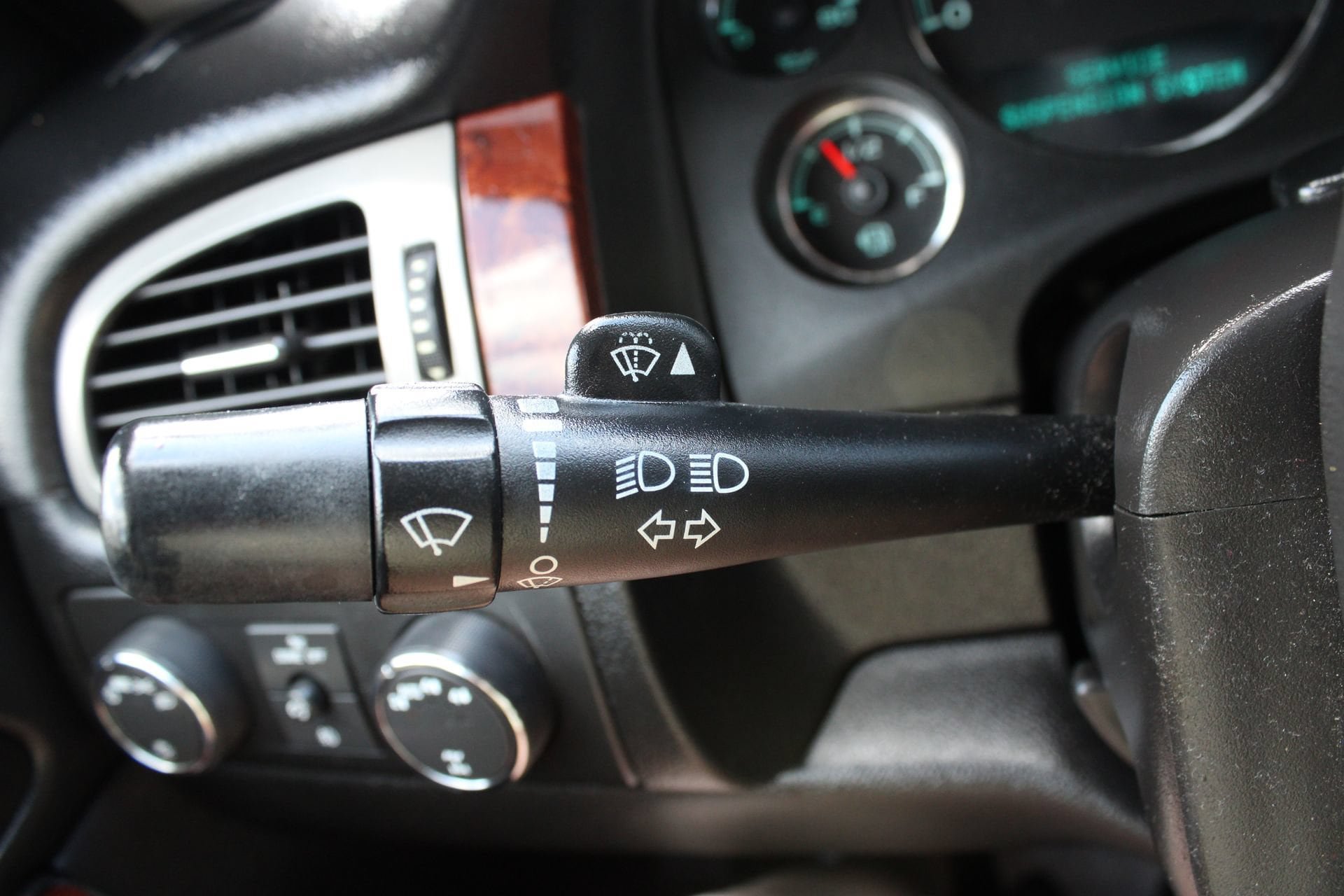 Used 2013 Chevrolet Avalanche LTZ AWD/4WD image 36
