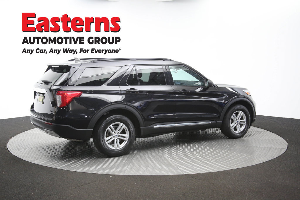 Used 2022 Ford Explorer XLT w/ Equipment Group 202A AWD/4WD image 38