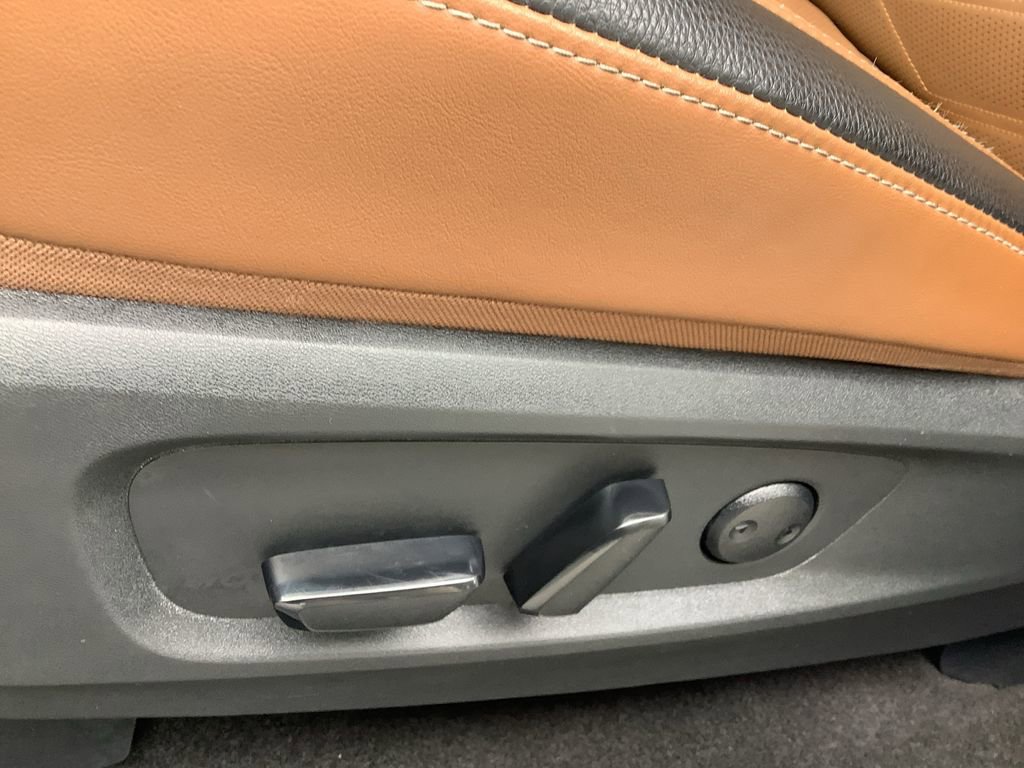 Used 2024 Nissan Pathfinder Platinum image 25