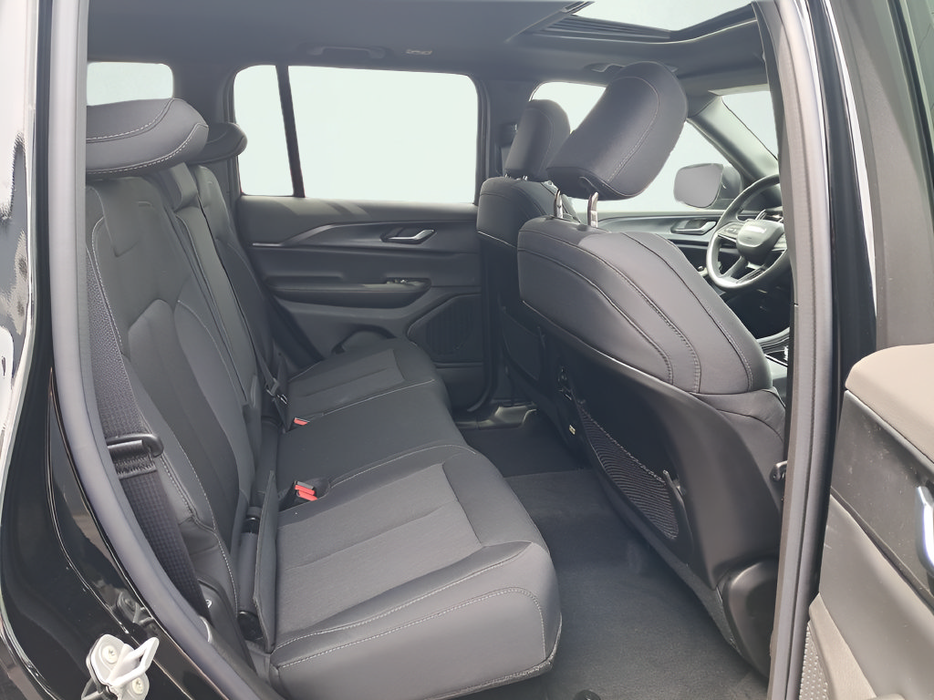 New 2026 Jeep Grand Cherokee Laredo X AWD/4WD image 15