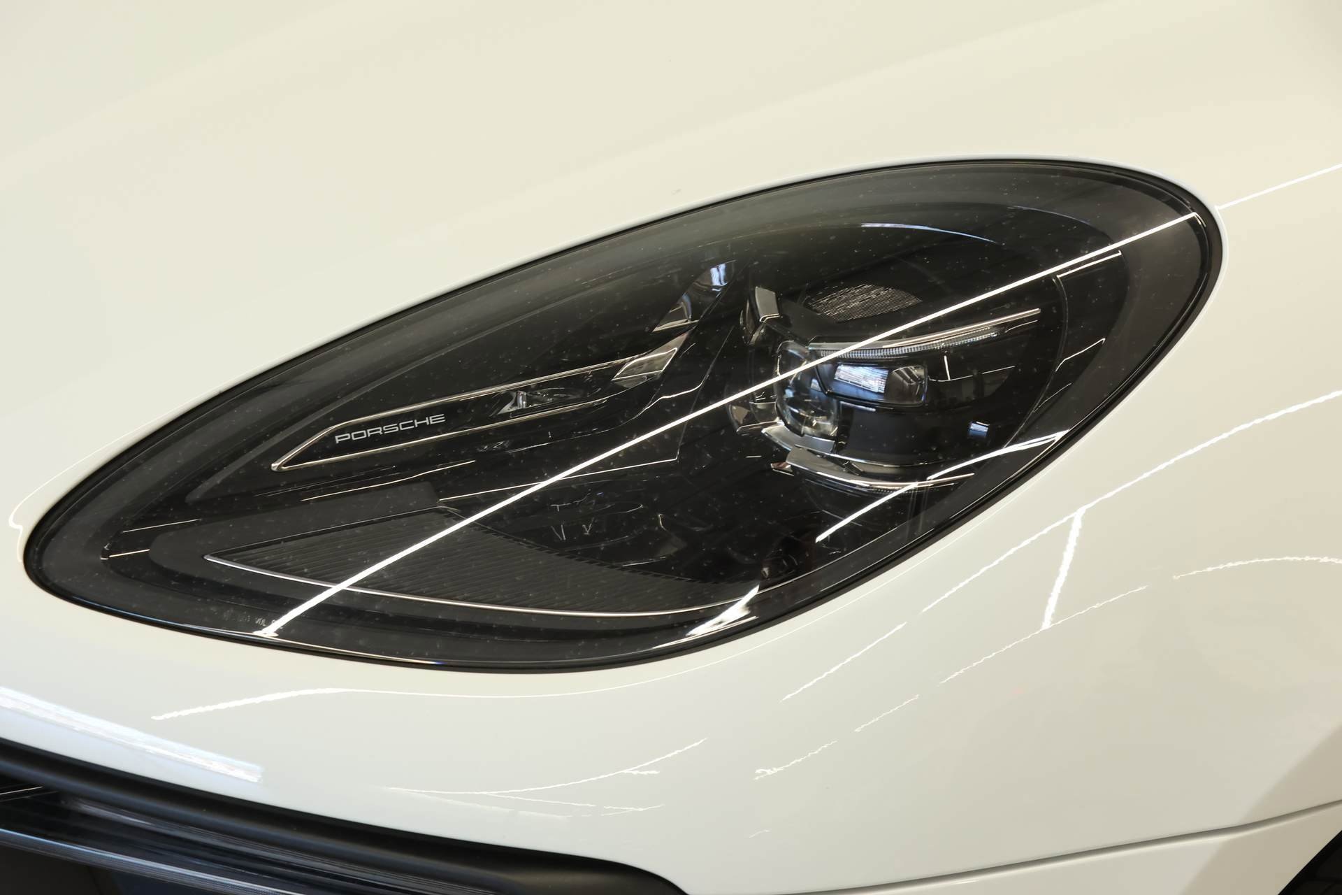 Used 2025 Porsche Macan image 13