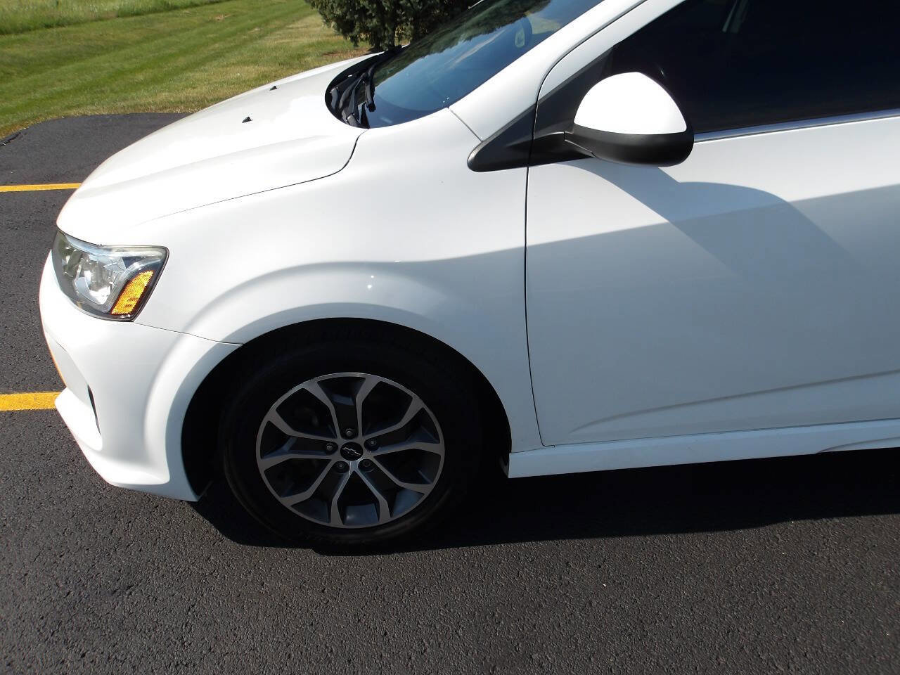 Used 2019 Chevrolet Sonic LT w/ Convenience Package FWD image 17