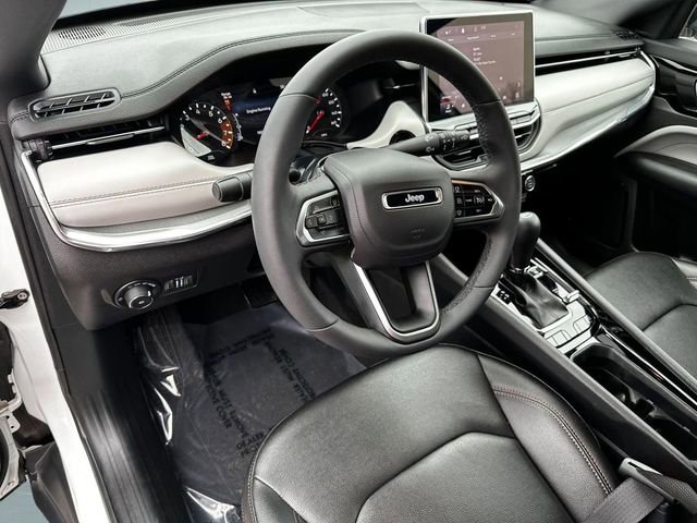 Used 2024 Jeep Compass Limited image 9