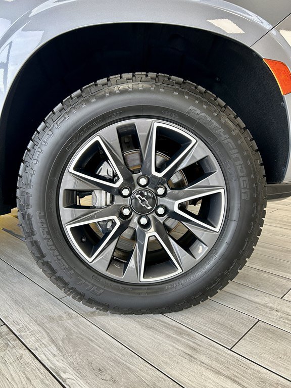 Used 2022 Chevrolet Suburban Z71 AWD/4WD image 17
