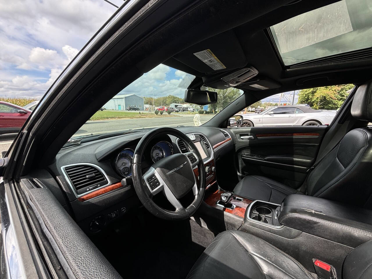 Used 2013 Chrysler 300 image 12