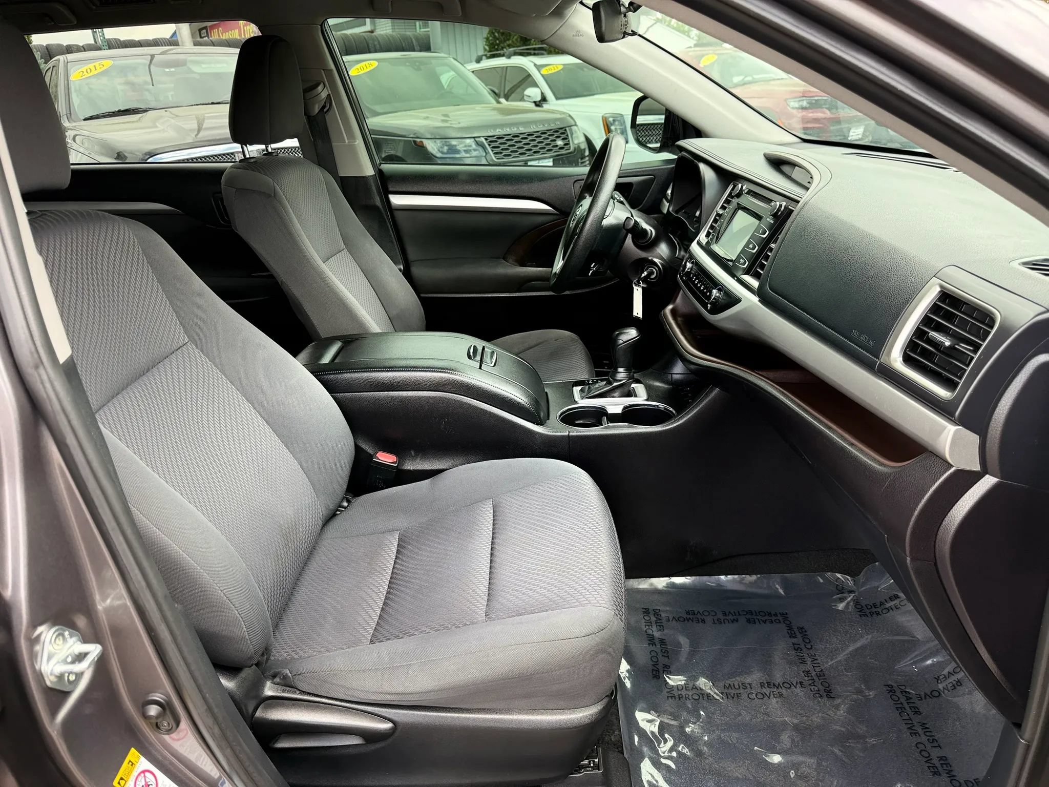 Used 2019 Toyota Highlander LE AWD/4WD image 22