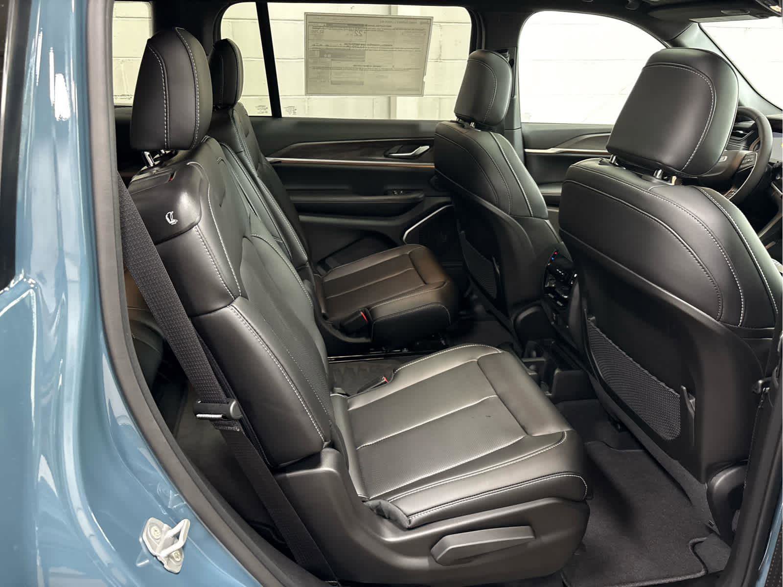 New 2026 Jeep Grand Cherokee L Limited w/ Luxury Tech Group II image 21