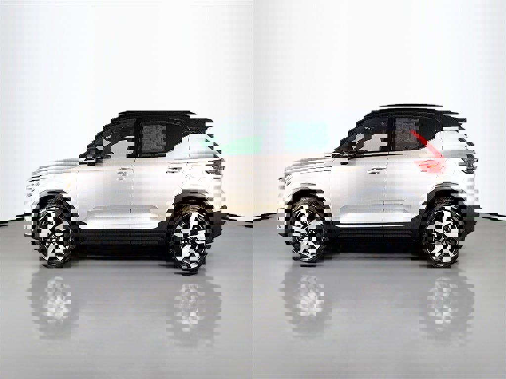 Certified 2024 Volvo XC40 Recharge Plus w/ Protection Package Premier image 4