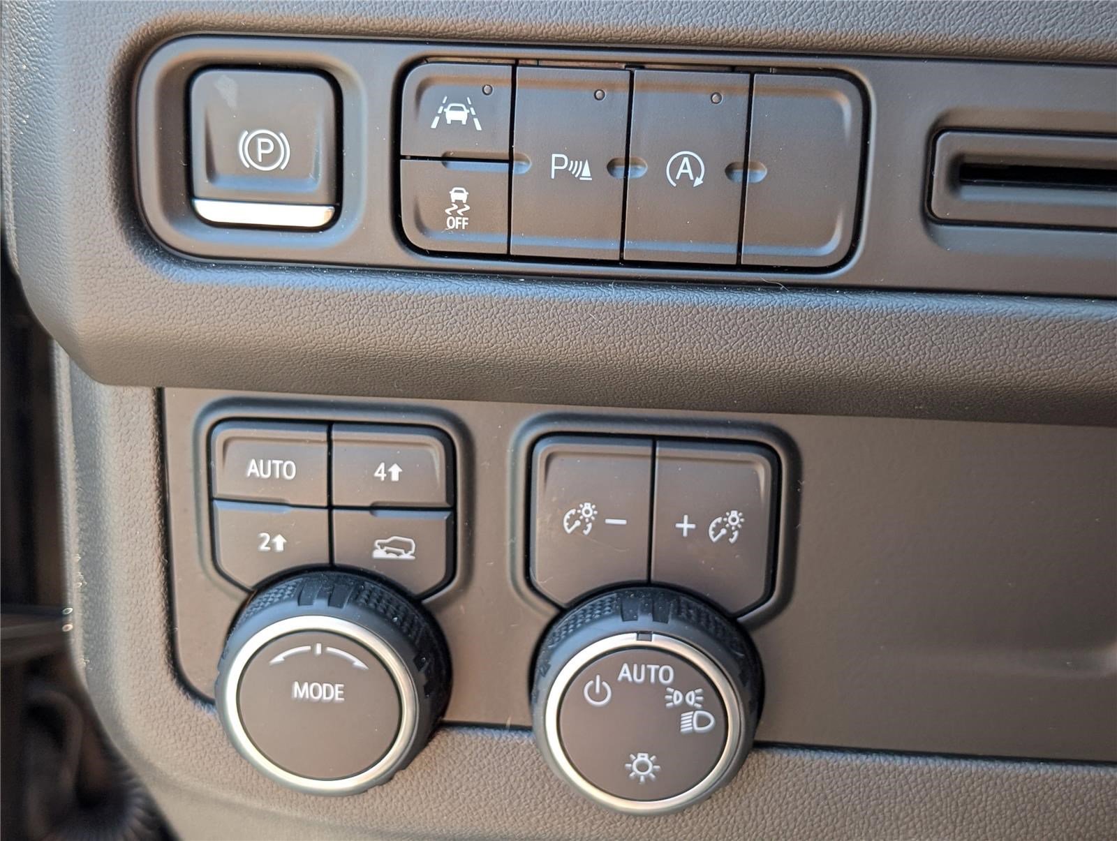 Used 2023 Chevrolet Suburban LT AWD/4WD image 23