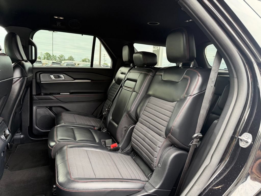 Used 2025 Ford Explorer ST-Line w/ Premium Package RWD image 24