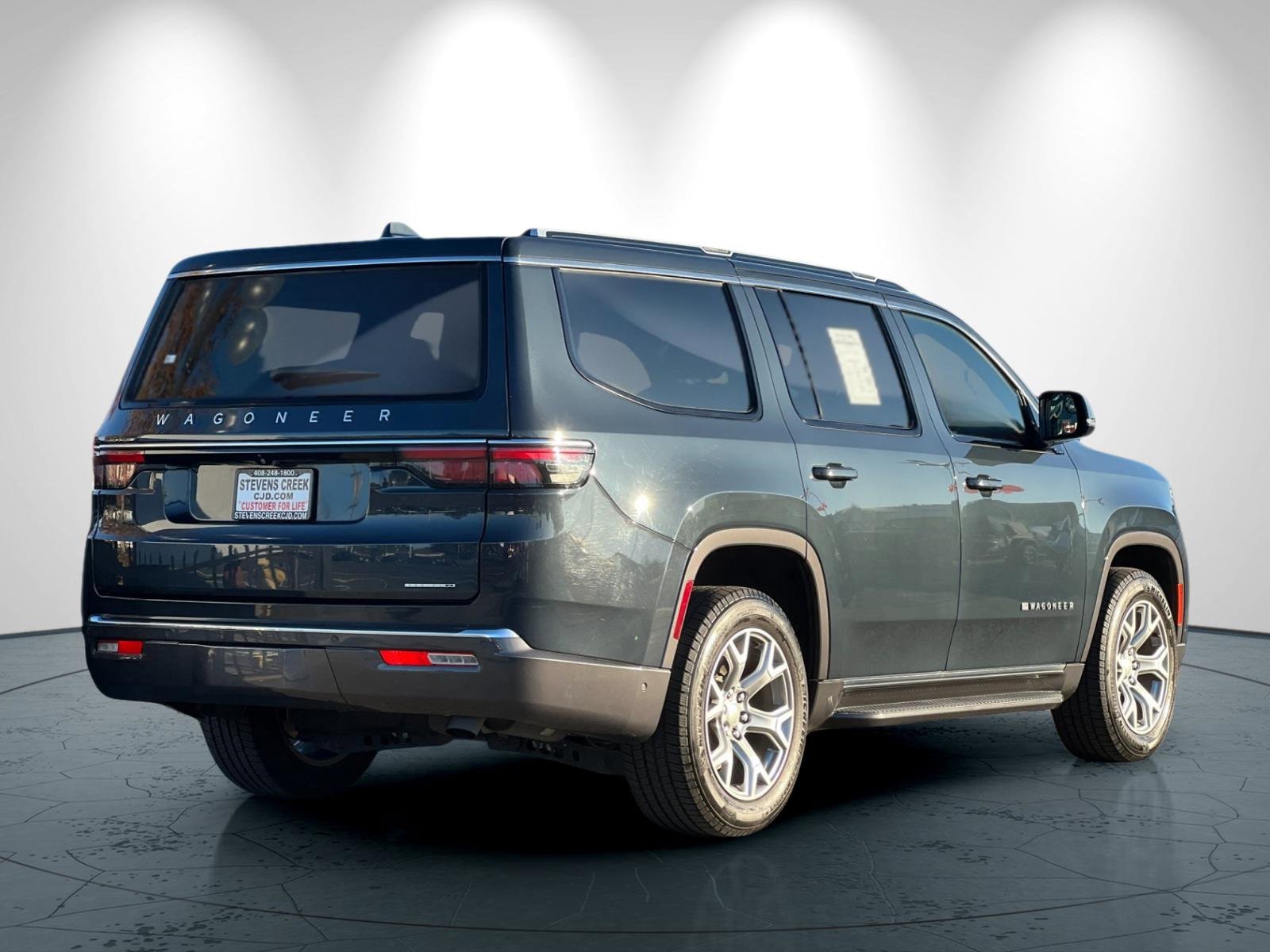 Used 2022 Jeep Wagoneer Series II w/ Convenience Group I image 4