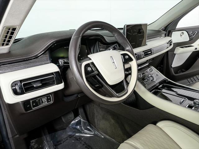 Used 2023 Lincoln Aviator Black Label w/ Class IV Trailer Tow Package AWD/4WD image 4