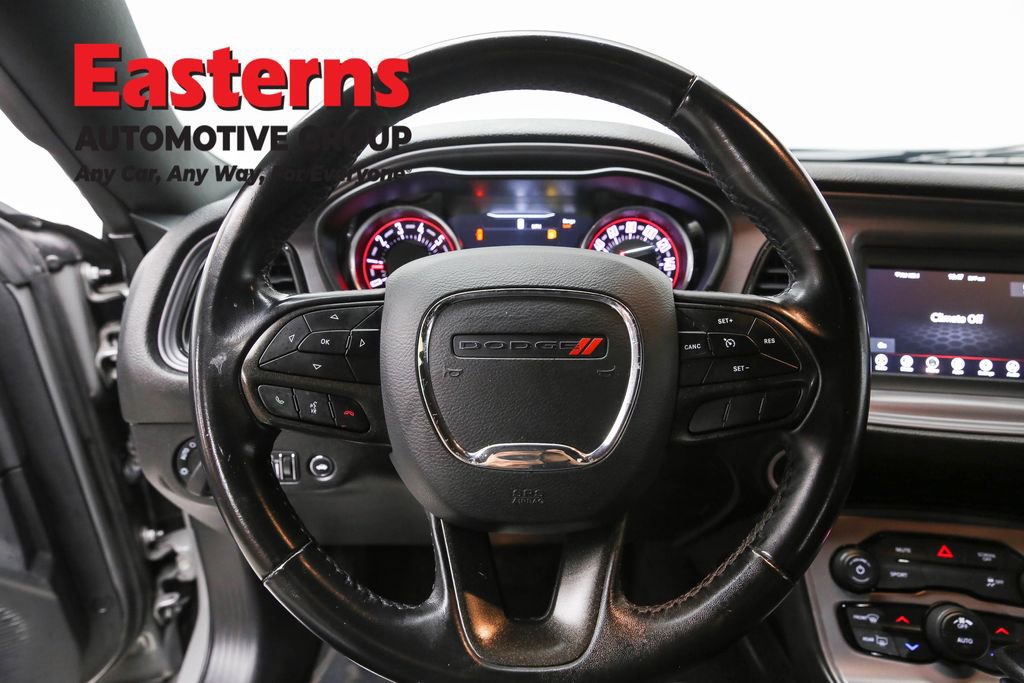 Used 2023 Dodge Challenger SXT image 10