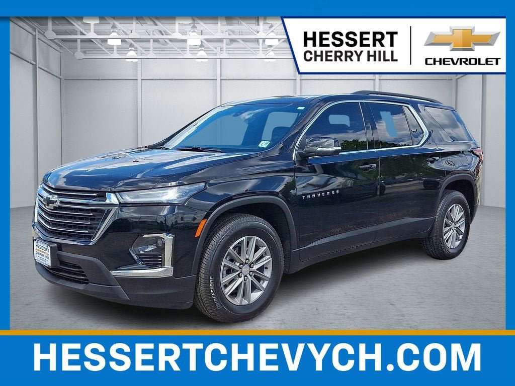 Certified 2022 Chevrolet Traverse LT w/ LPO, Cargo Package FWD image 1
