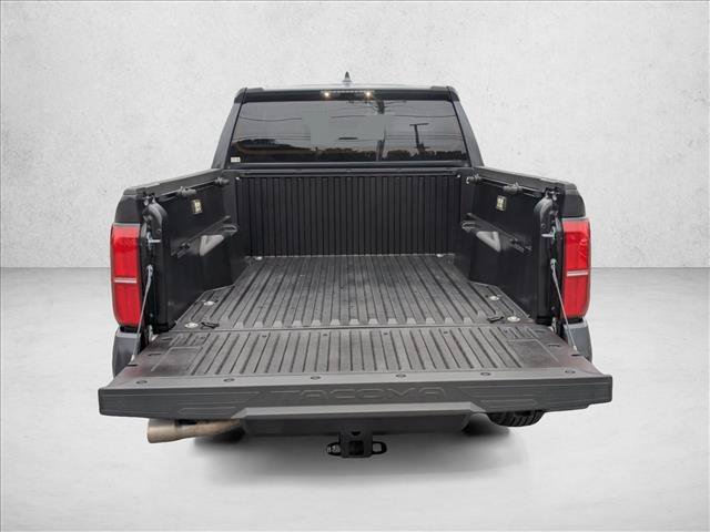 Used 2025 Toyota Tacoma SR5 AWD/4WD image 7