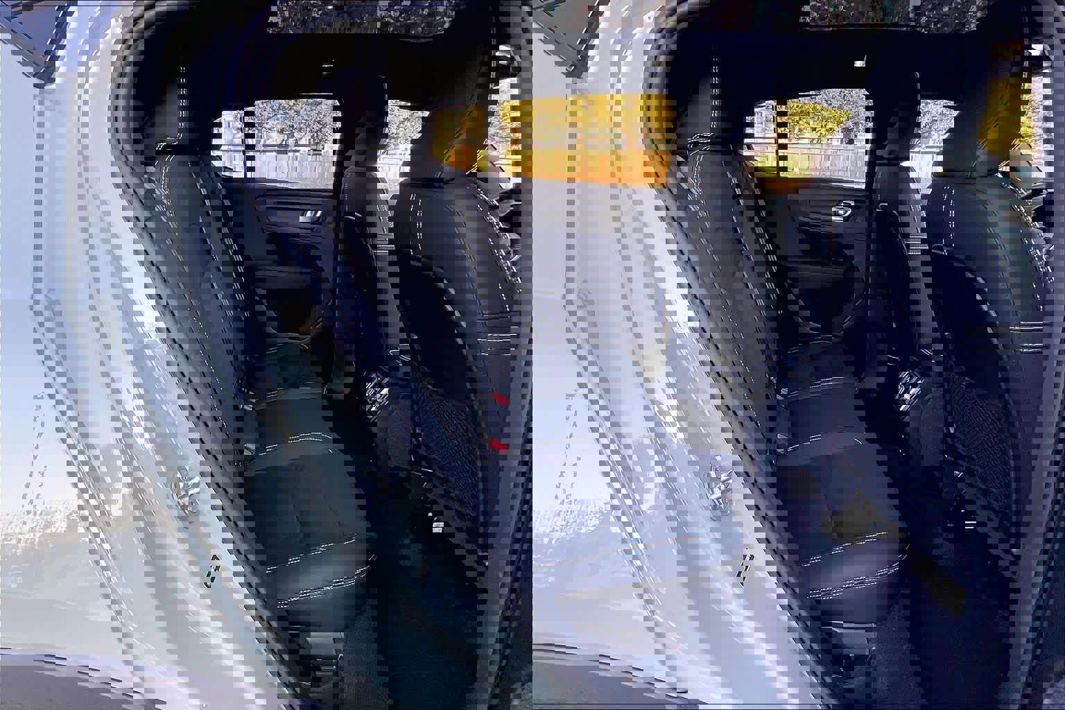 Used 2023 Volvo C40 P8 Recharge Ultimate image 30