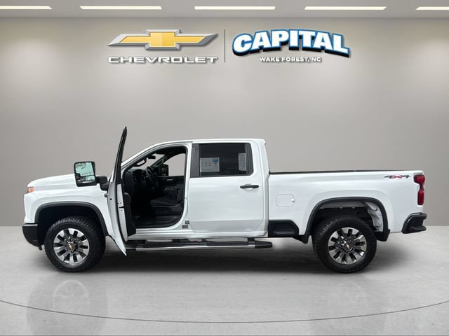 Used 2024 Chevrolet Silverado 2500 Custom w/ Custom Value Package AWD/4WD image 9