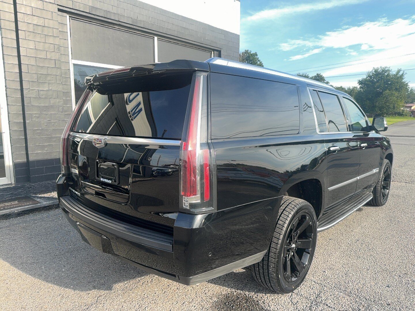 Used 2018 Cadillac Escalade ESV Luxury AWD/4WD image 8