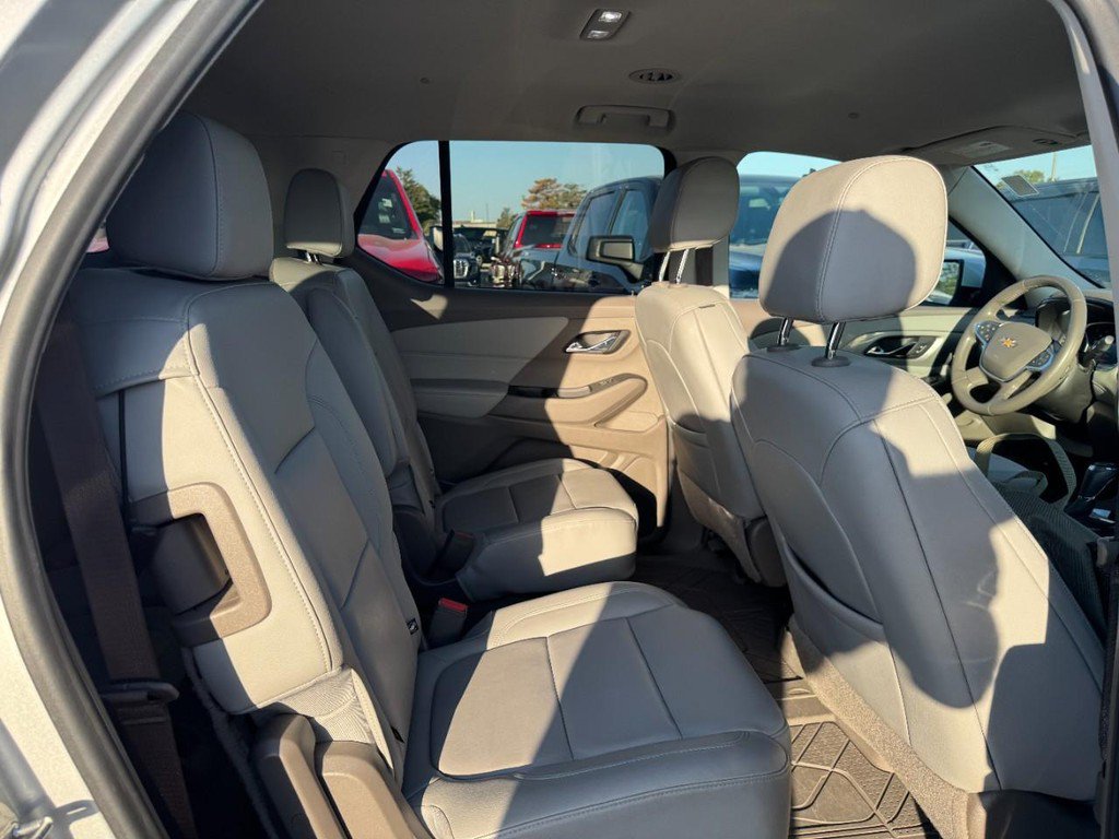 Used 2020 Chevrolet Traverse LT w/ Driver Confidence II Package AWD/4WD image 10