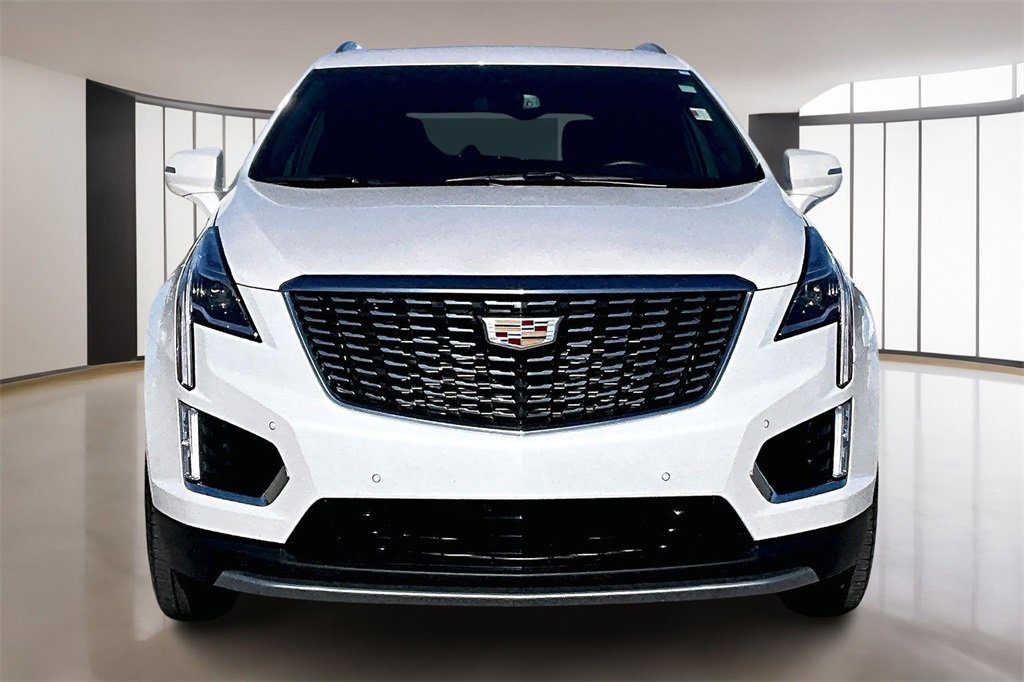 Used 2025 Cadillac XT5 Premium Luxury image 3