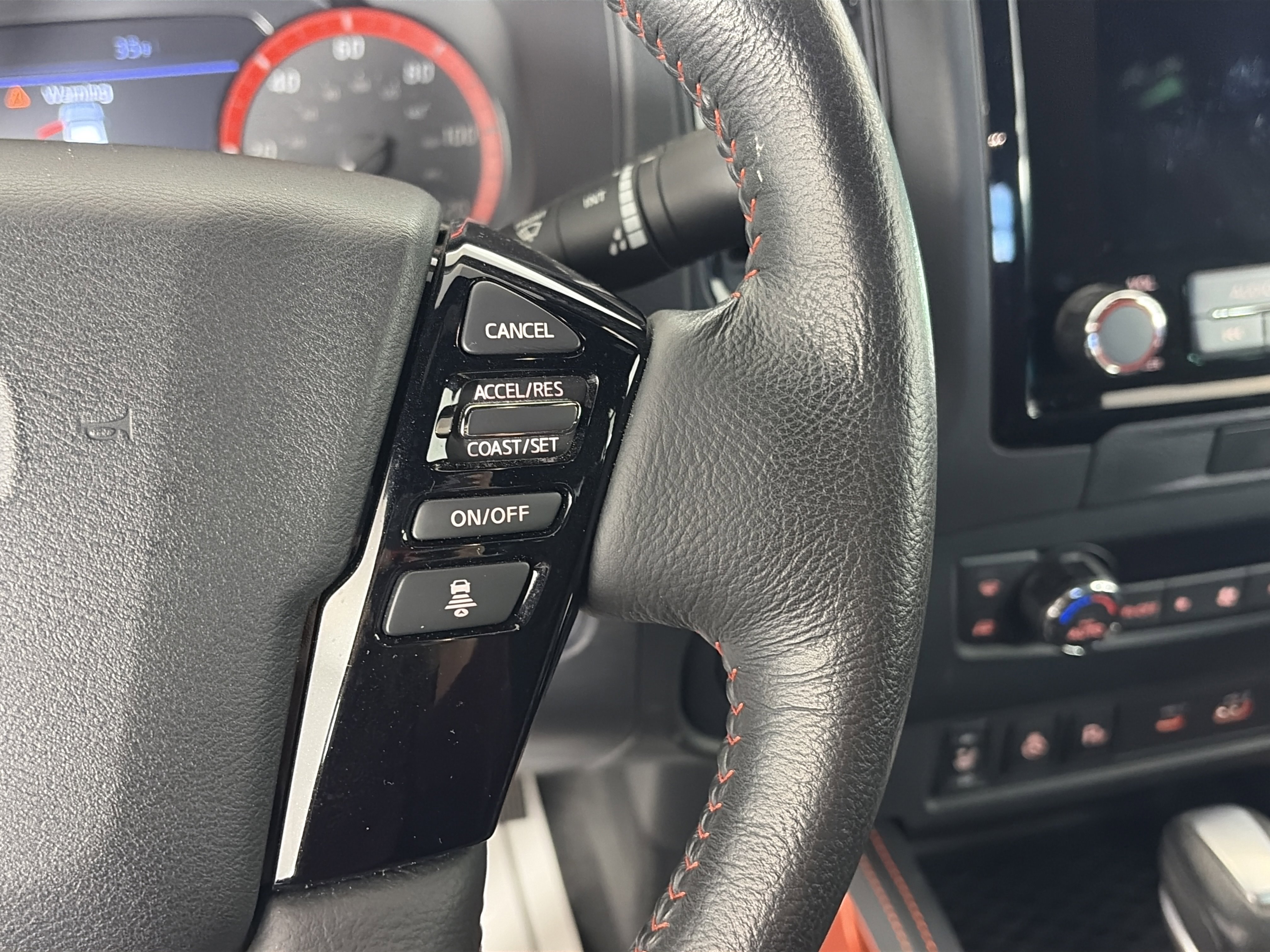 Used 2022 Nissan Frontier PRO-4X image 31