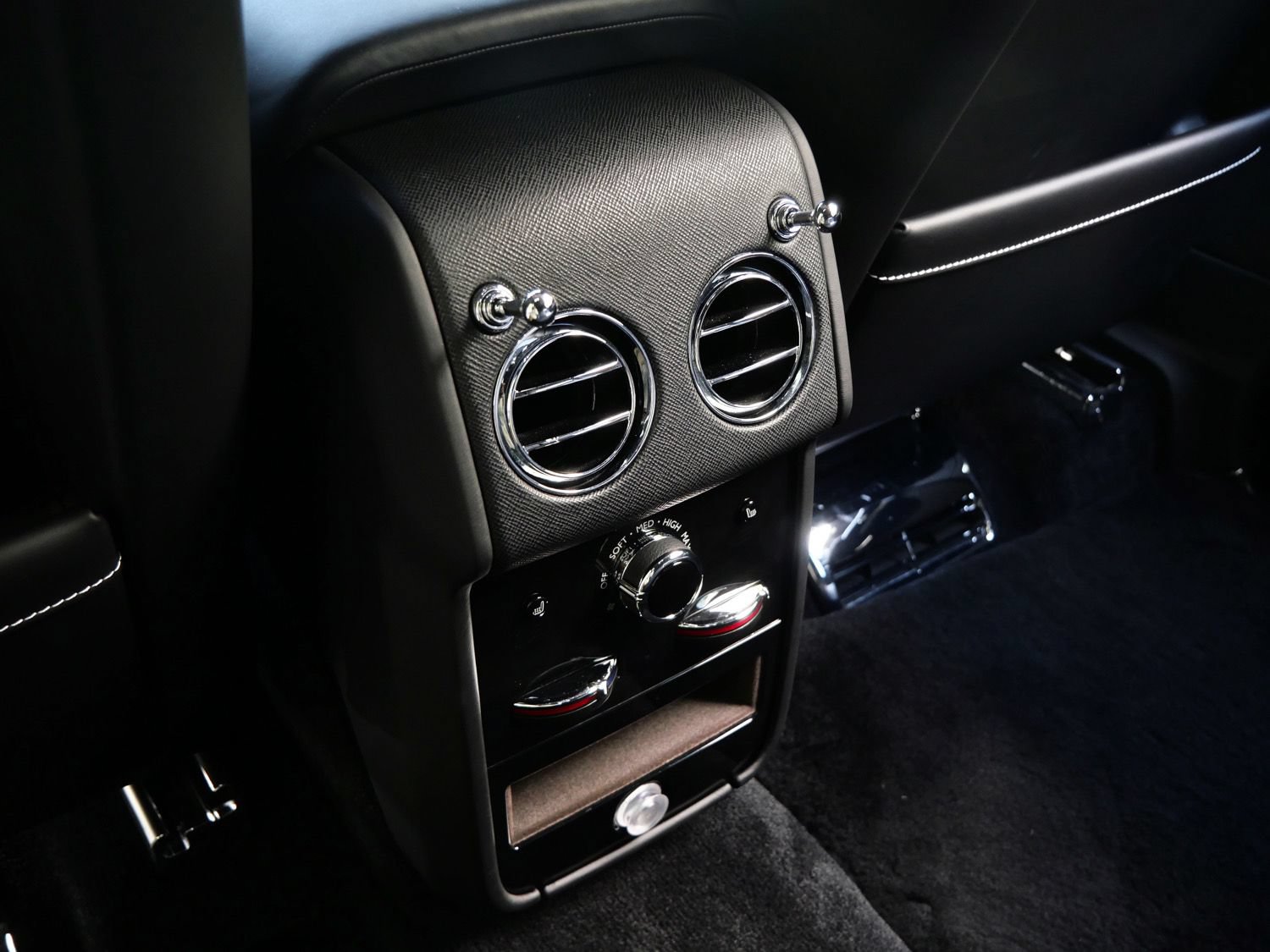 Used 2023 Rolls-Royce Cullinan AWD/4WD image 27