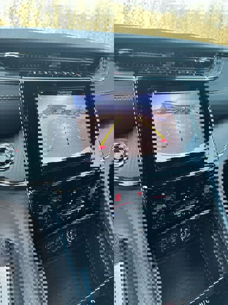 Used 2025 Jeep Grand Cherokee Altitude image 15