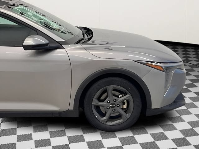 Used 2025 Kia K4 FWD image 8