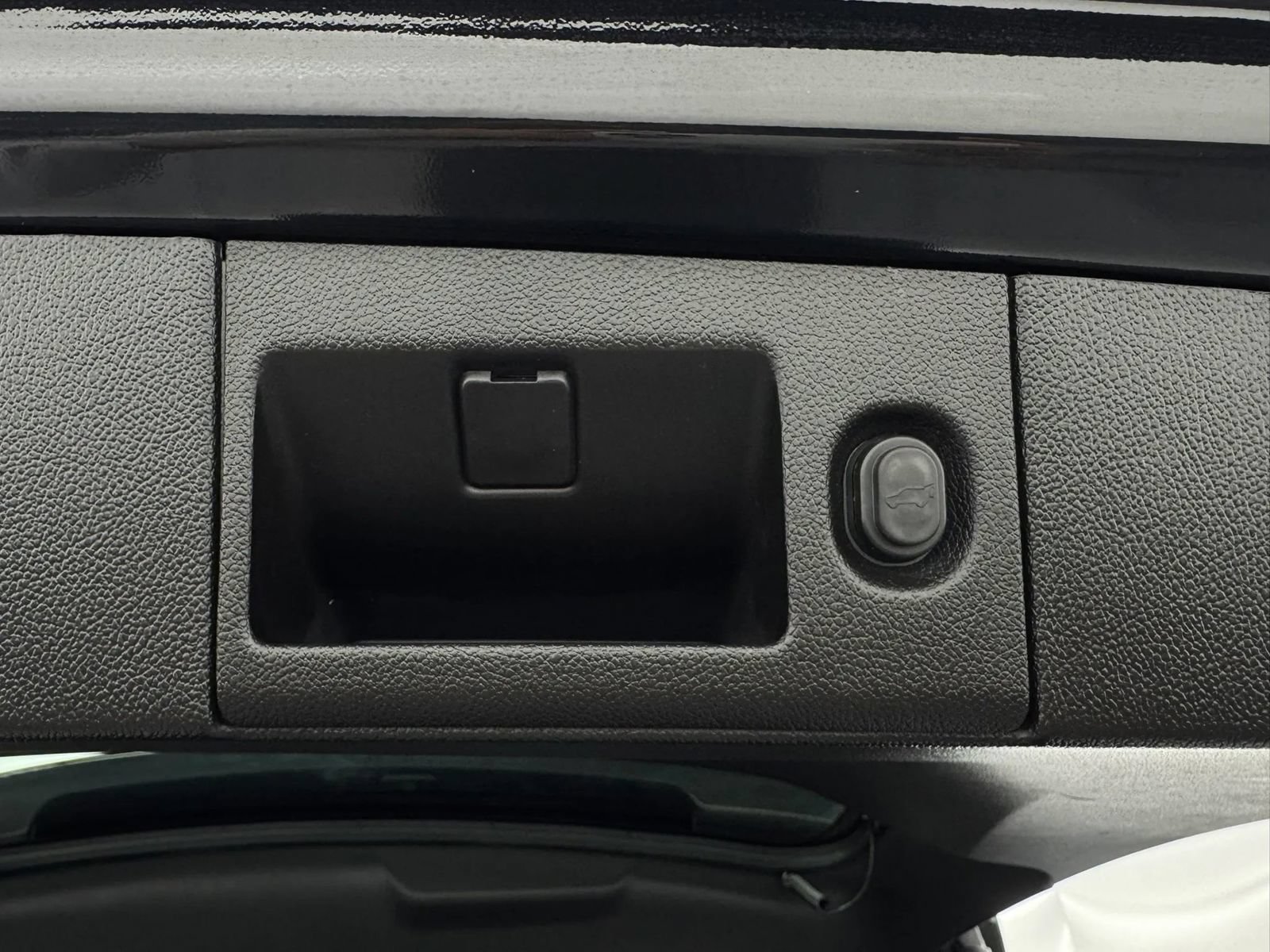 Used 2019 Cadillac Escalade Luxury AWD/4WD image 60